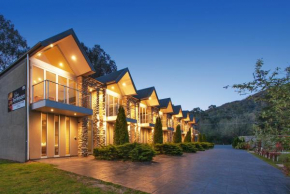Centenary Peaks Riverview Townhouses Bright